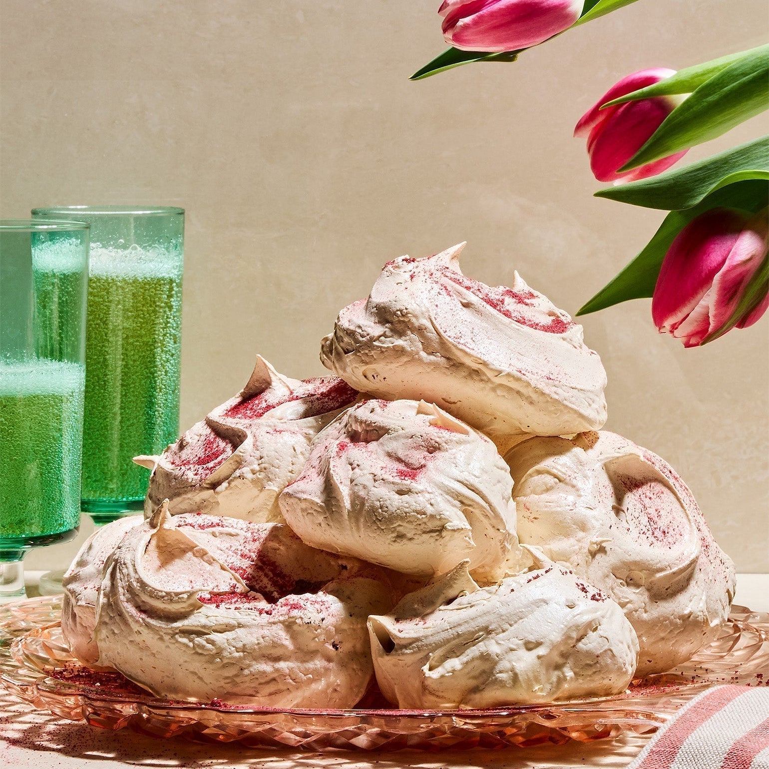 Raspberry Meringues (Crisp Shells, Chewy Centres) – Flavourfull